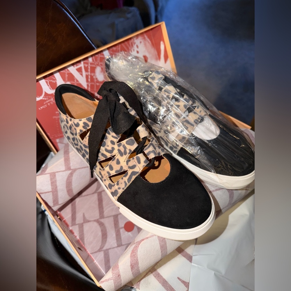 L’Amour Des Pieds Kanav Women's Sneakers